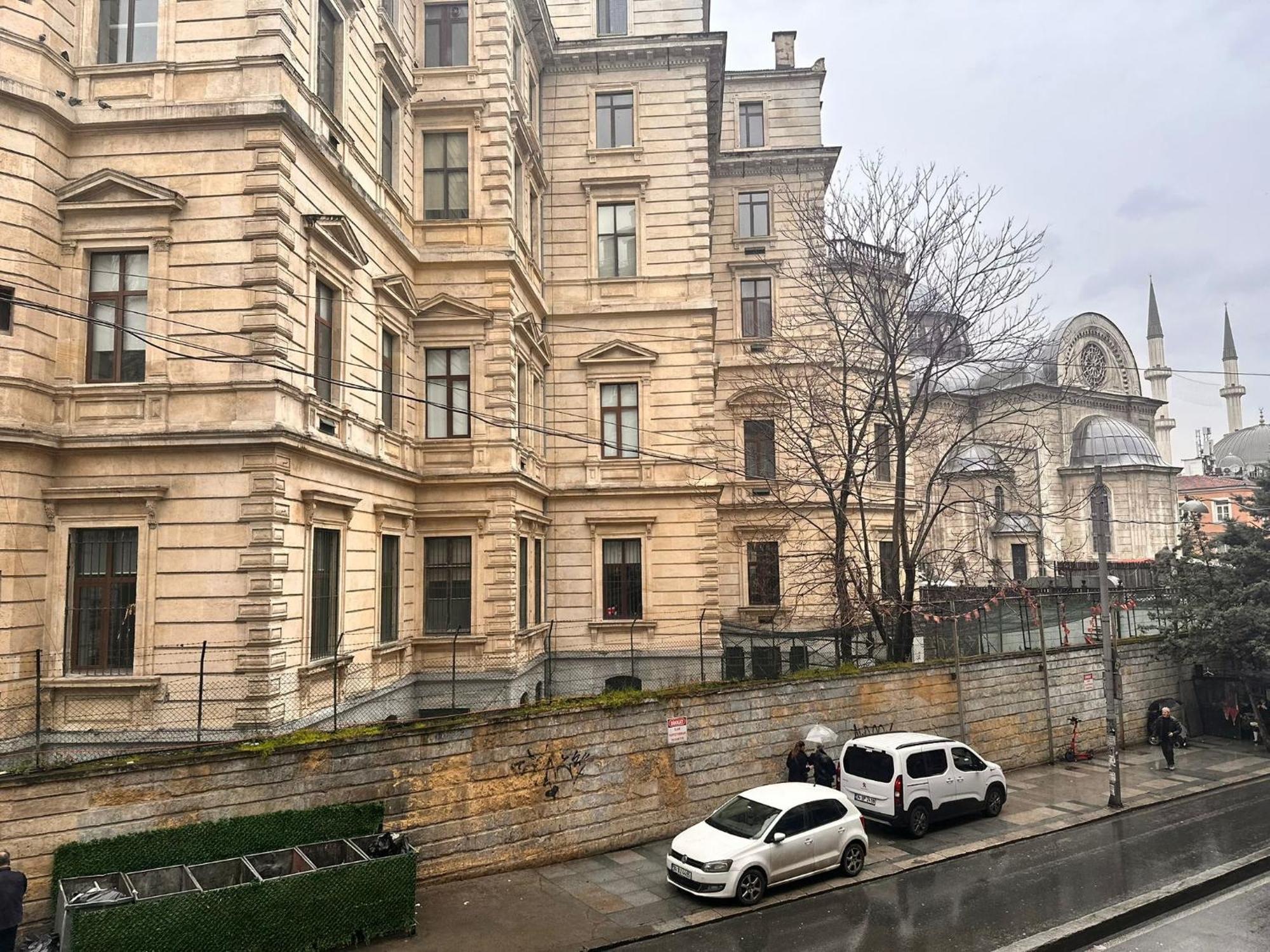 Riddim Apartment, Istanbul